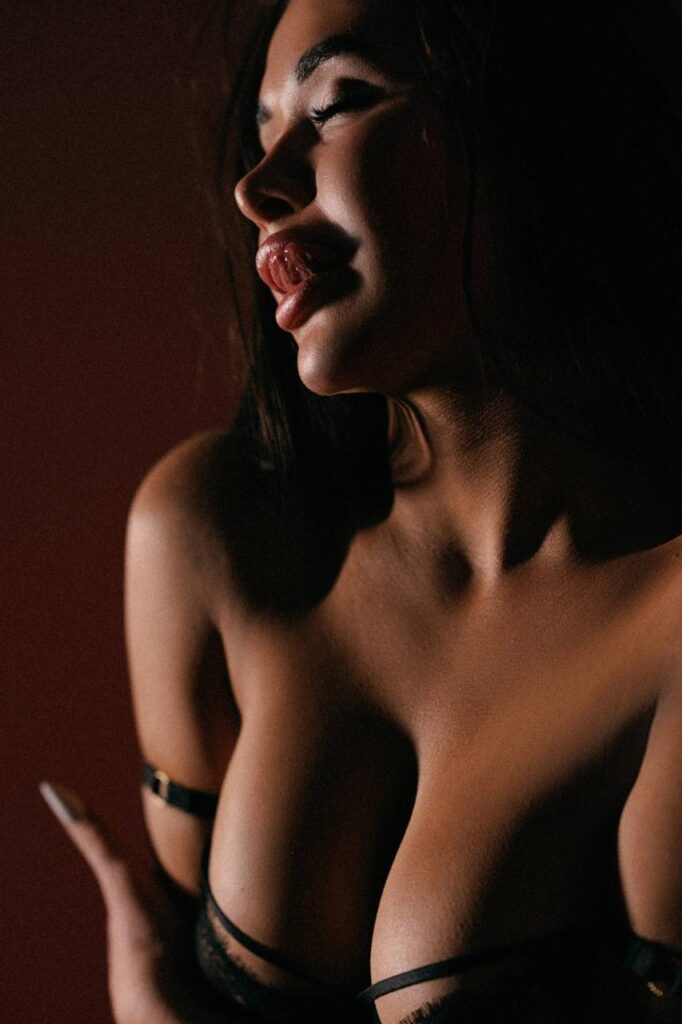 Элитная индивидуалка Делли в Краснодаре